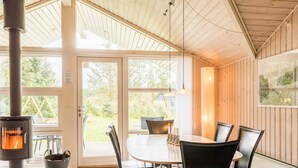 3 bedrooms, individually furnished - 6 Person Holiday Home on a Holiday Park in Nørre Nebel (Norre Nebel)