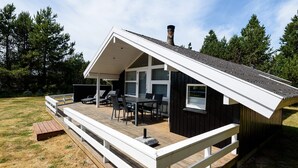 Exterior - 6 Person Holiday Home on a Holiday Park in Nørre Nebel (Norre Nebel)
