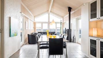 House | Private kitchen | Fridge, microwave, stovetop, dishwasher
