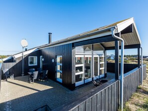 Exterior - 8 Person Holiday Home on a Holiday Park in Hvide Sande (Hvide Sande)