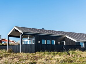 Exterior - 8 Person Holiday Home on a Holiday Park in Hvide Sande (Hvide Sande)