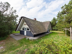 Exterior - 5 Person Holiday Home on a Holiday Park in Nørre Nebel (Norre Nebel)