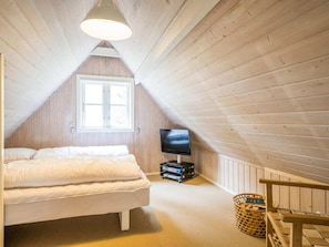 2 bedrooms, individually furnished, bed sheets