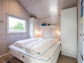 3 bedrooms, individually furnished, bed sheets