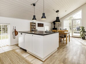Casa | Cozinha privada | Cadeirão de bebê