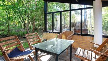 House | Pemandangan dari hartanah