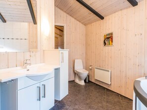 Shower - 10 Person Holiday Home on a Holiday Park in Blåvand (Blavand)