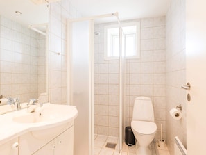 Shower - 4 Person Holiday Home on a Holiday Park in Henne (Henne)