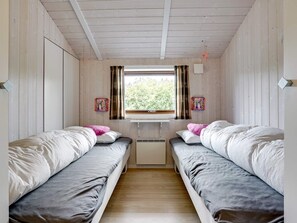4 bedrooms, individually furnished, bed sheets - 8 Person Holiday Home on a Holiday Park in Hemmet (Hemmet)