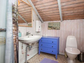 Bathroom - 6 Person Holiday Home in Glesborg (Glesborg)