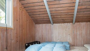3 bedrooms, cots/infant beds - 6 Person Holiday Home in Glesborg (Glesborg)