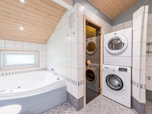 Spa treatment - 7 Person Holiday Home in Henne (Henne)