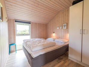 3 bedrooms, individually furnished, bed sheets