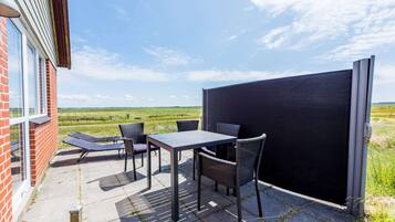 House | Outdoor dining