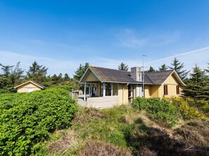 House | Exterior - 4 Person Holiday Home in Blavand (Blavand)