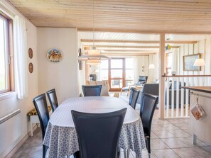 House | Dining - 4 Person Holiday Home in Blavand (Blavand)