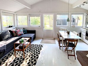 House | Interior - Seaside Charm on Okno Island-by Traum (Monsteras)