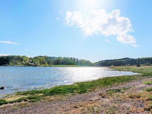 Beach - 6 Person Holiday Home in Ljungskile (Ljungskile)