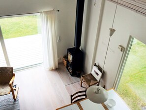 2 bedrooms, individually furnished - 6 Person Holiday Home in Ljungskile (Ljungskile)