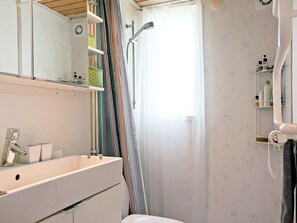 Shower - 6 Person Holiday Home in Ljungskile (Ljungskile)