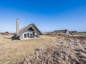 Exterior - 6 Person Holiday Home on a Holiday Park in Ringkøbing (Ringkobing)