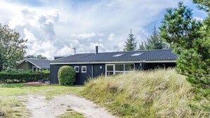 House | Exterior - 4 Person Holiday Home in Blavand (Blavand)