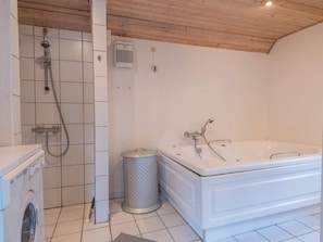 Bathroom - 4 Person Holiday Home in Fano (Fano)