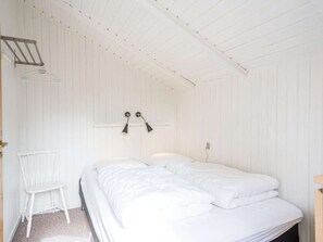 House | 3 bedrooms, individually furnished, bed sheets - 5 Person Holiday Home in Blavand (Blavand)