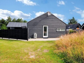 Exterior - 8 Person Holiday Home on a Holiday Park in Blåvand (Blavand)
