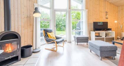 6 Person Holiday Home in Hemmet