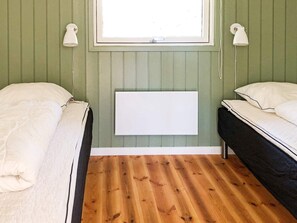 3 bedrooms, individually furnished - 6 Person Holiday Home in Norre Nebel (Norre Nebel)