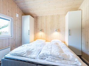 3 bedrooms, individually furnished, bed sheets