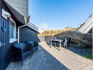 House | Exterior - 5 Person Holiday Home in Henne (Henne)