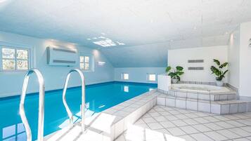 House | Pool | Outdoor pool