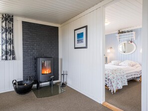 3 bedrooms, individually furnished