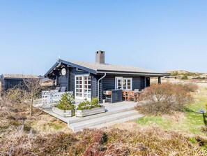 Exterior - 4 Person Holiday Home in Henne (Henne)