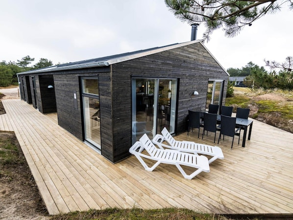 House | Outdoor dining - 6 Person Holiday Home in Fano (Fano)