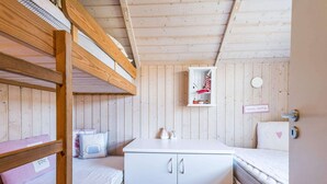 House - 6 Person Holiday Home in Hemmet (Hemmet)