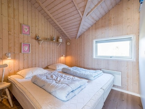 House | 3 bedrooms, individually furnished, bed sheets - 6 Person Holiday Home in Hemmet (Hemmet)