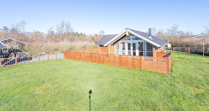 6 Person Holiday Home in Hemmet