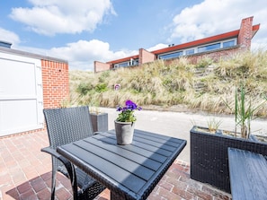 Balcony - 4 Person Holiday Home on a Holiday Park in Henne (Henne)
