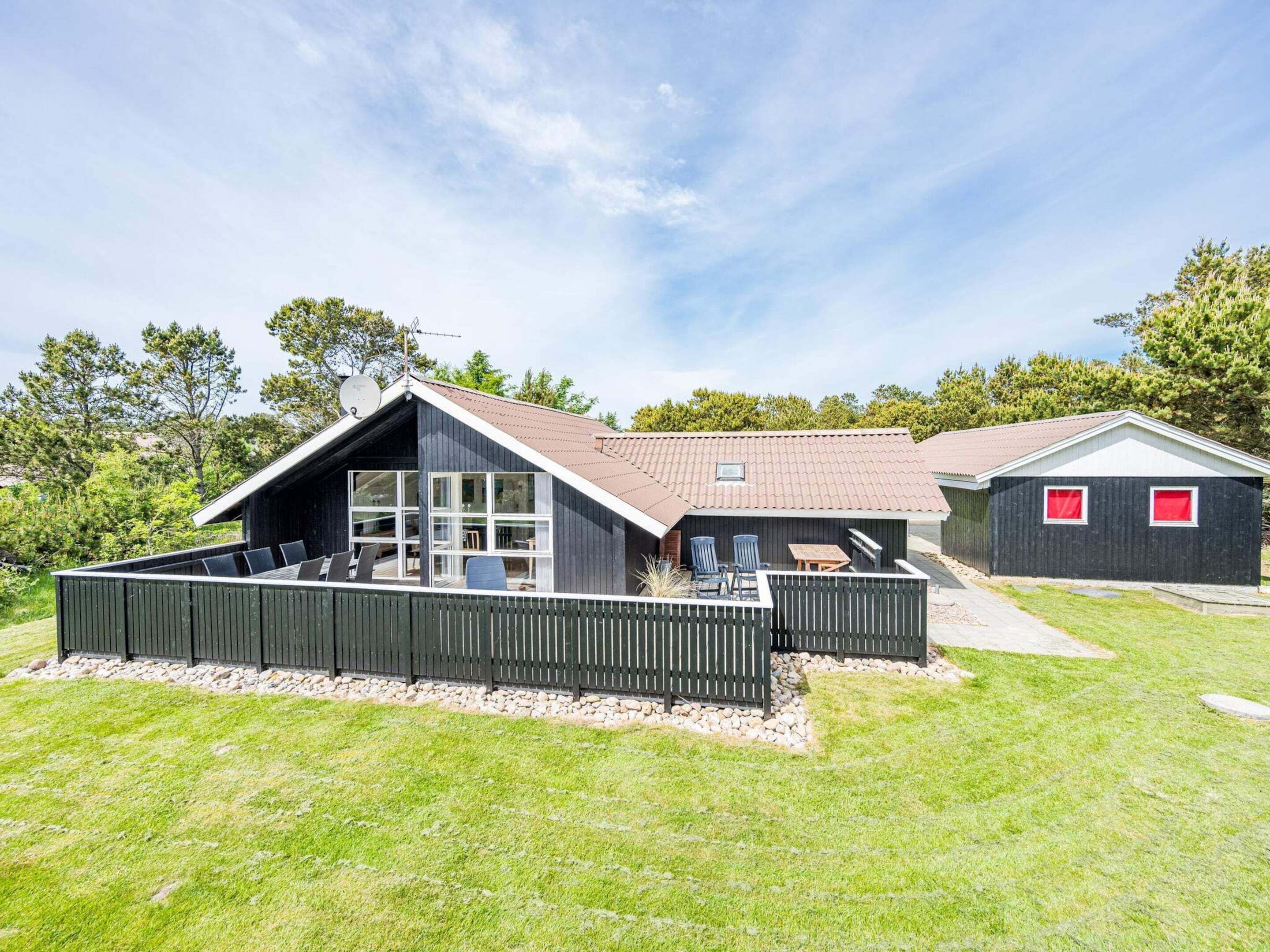 House | Outdoor dining