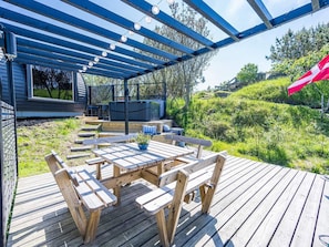 Balcony - 8 Person Holiday Home on a Holiday Park in Blåvand (Blavand)