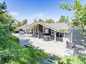 Exterior - 8 Person Holiday Home on a Holiday Park in Blåvand (Blavand)