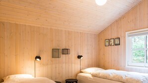 4 bedrooms, individually furnished - 8 Person Holiday Home on a Holiday Park in Blåvand (Blavand)