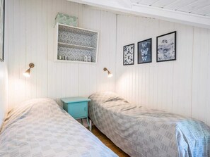 3 bedrooms, individually furnished, bed sheets - 6 Person Holiday Home in Norre Nebel (Norre Nebel)