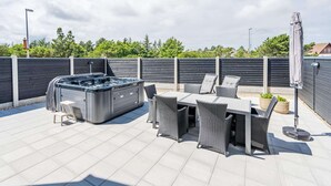 House | Outdoor dining - Holiday Home in BlÃ¥vand (Blavand)