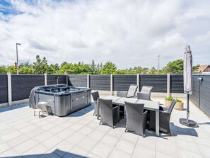 House | Outdoor dining - Holiday Home in BlÃ¥vand (Blavand)