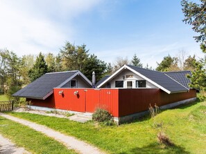 Exterior - 8 Person Holiday Home on a Holiday Park in Vejers Strand (Vejers Strand)