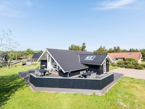 Exterior - 6 Person Holiday Home on a Holiday Park in Nørre Nebel (Norre Nebel)
